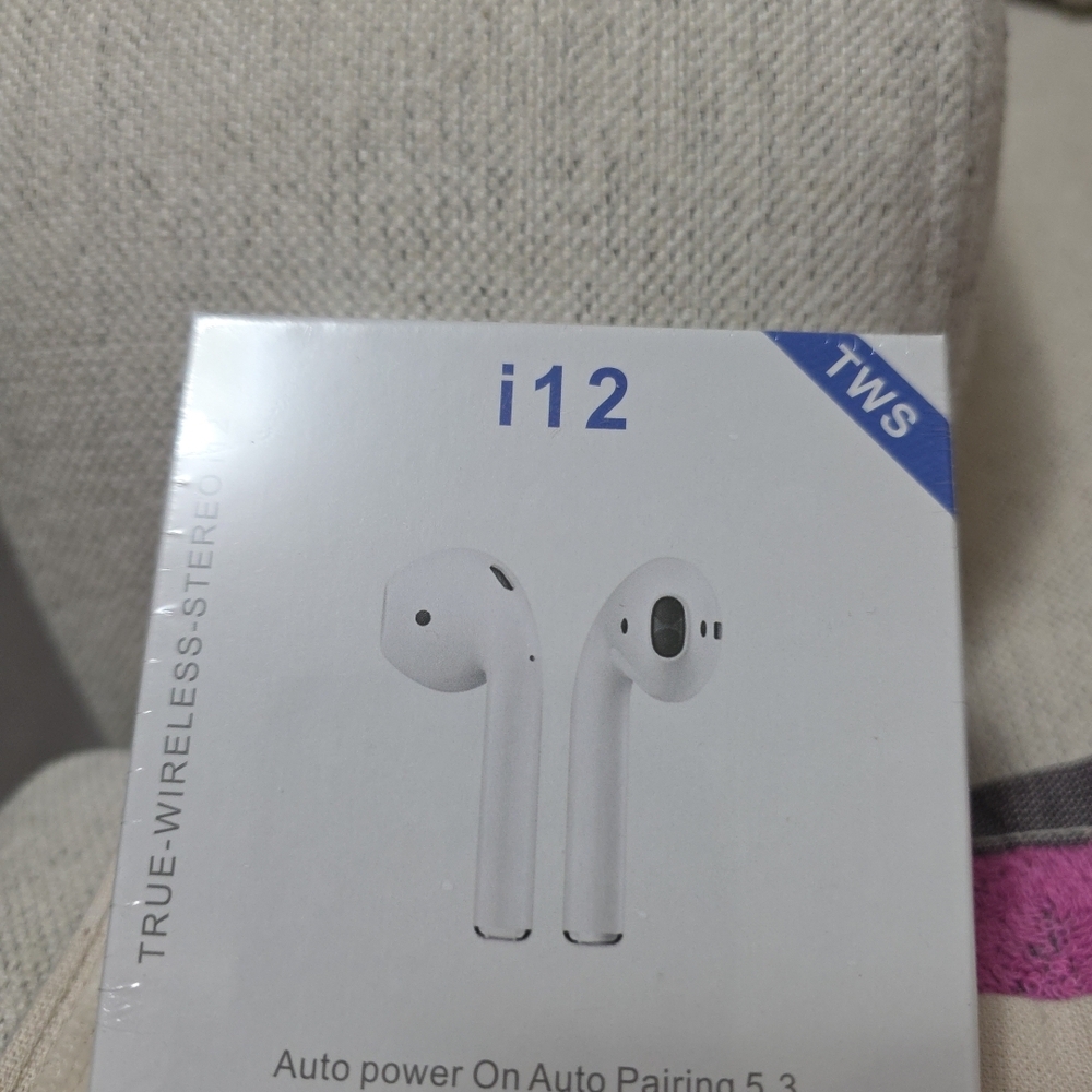 i12 True Wireless Stereo Earbuds - White